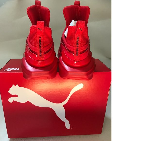NEW PUMA women's red running walking shoes NIB - Picture 3 of 5
